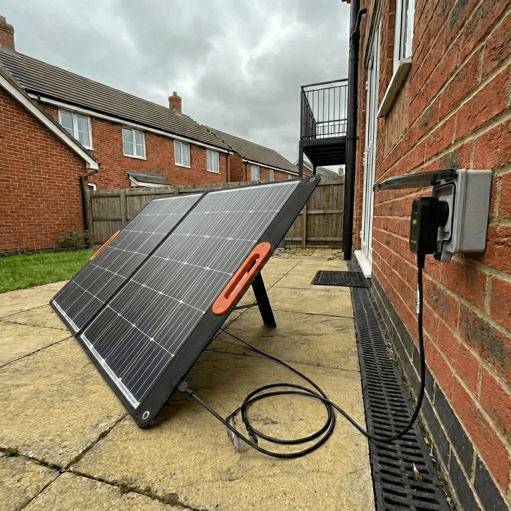 Plug-In Solar Panels: A Quick Guide for UK Homes